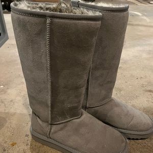 gray Bearpaws size 7